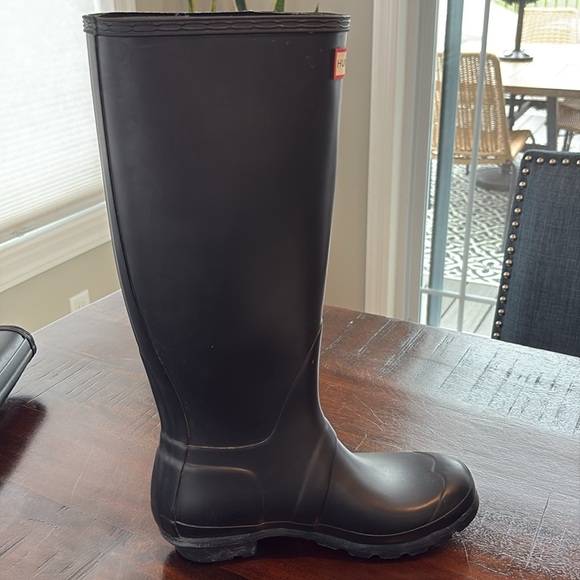 Matte Black Hunter Boots - Size 7 - Picture 7 of 12